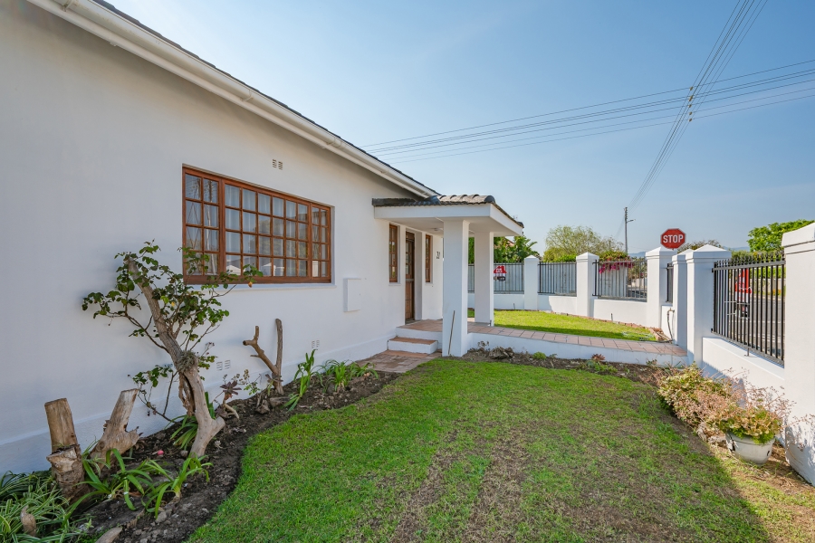 3 Bedroom Property for Sale in Lochnerhof Western Cape